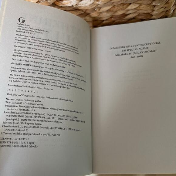 Labyrinth-Novel Catherine Coulter - Picture 4 of 4